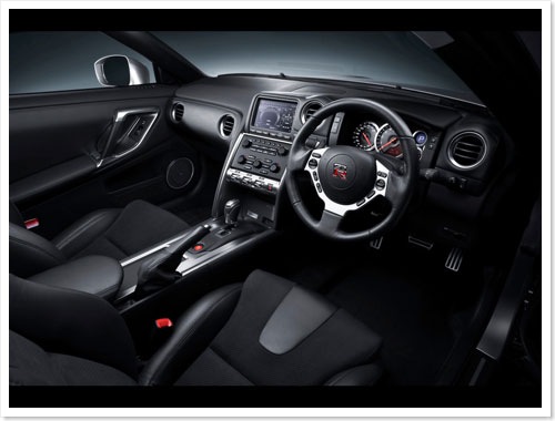 2008-Nissan-GT-R-Interior-C
